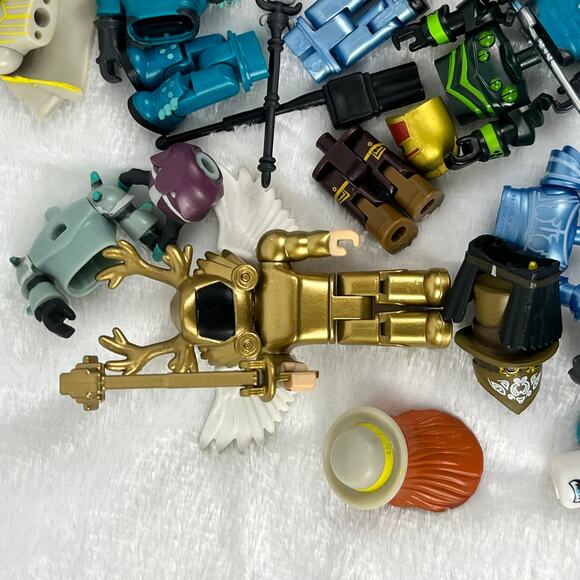 Roblox Action Figure Parts Lot 30+ Pc Bodies Armor Heads Weapons Accessories Mix - Picture 4 of 4